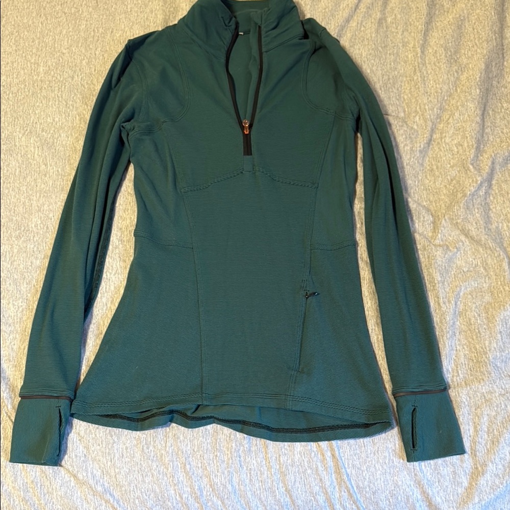 Quarter Zip Lululemon w/thumb holes